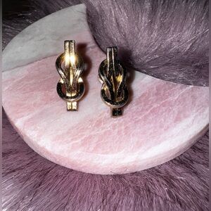 Coro Vintage Love Knot Screw-back Earrings✨